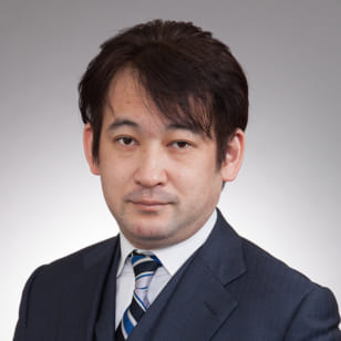 岩名　礼介