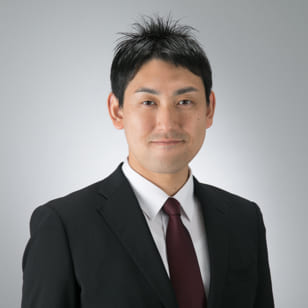 片平　智之